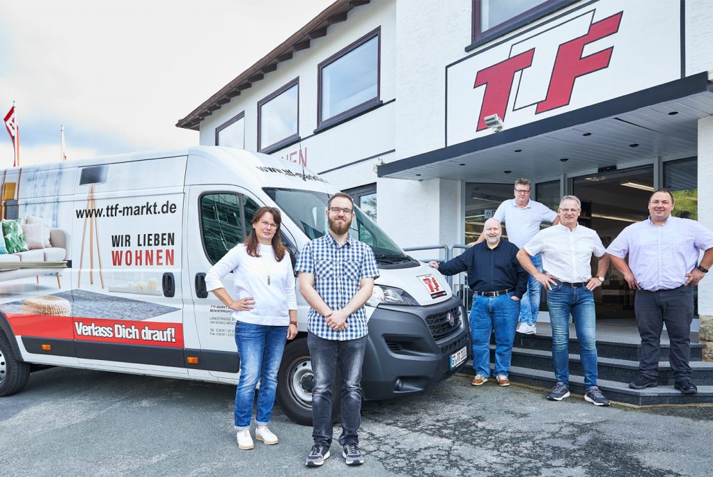 ttf-markt_mengeringhausen_team_tapeten_teppiche_bodenbelag_sonnenschutz_farben